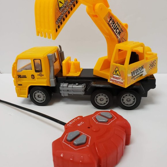 New Remote Controlled Excavator - Picture 5 of 9